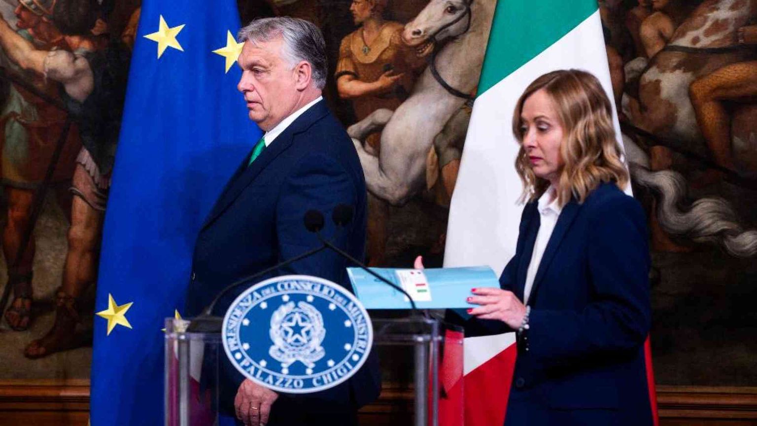 Meloni-Orbán, distanza sulle nomine. L’ipotesi Fitto per la vicepresidenza Ue