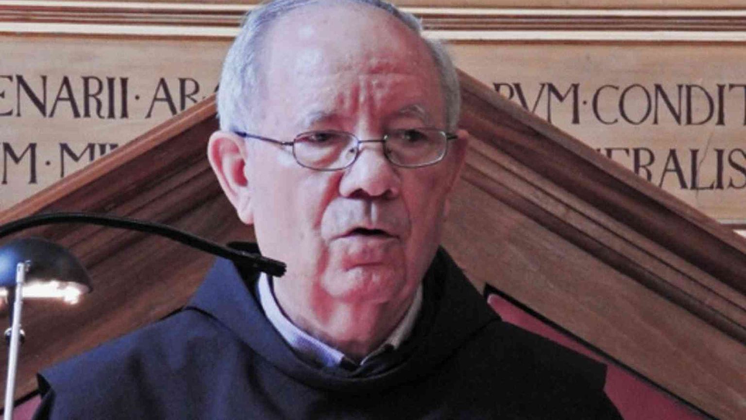 Papa Francesco ricorda il suo confessore appena scomparso. Ecco chi era