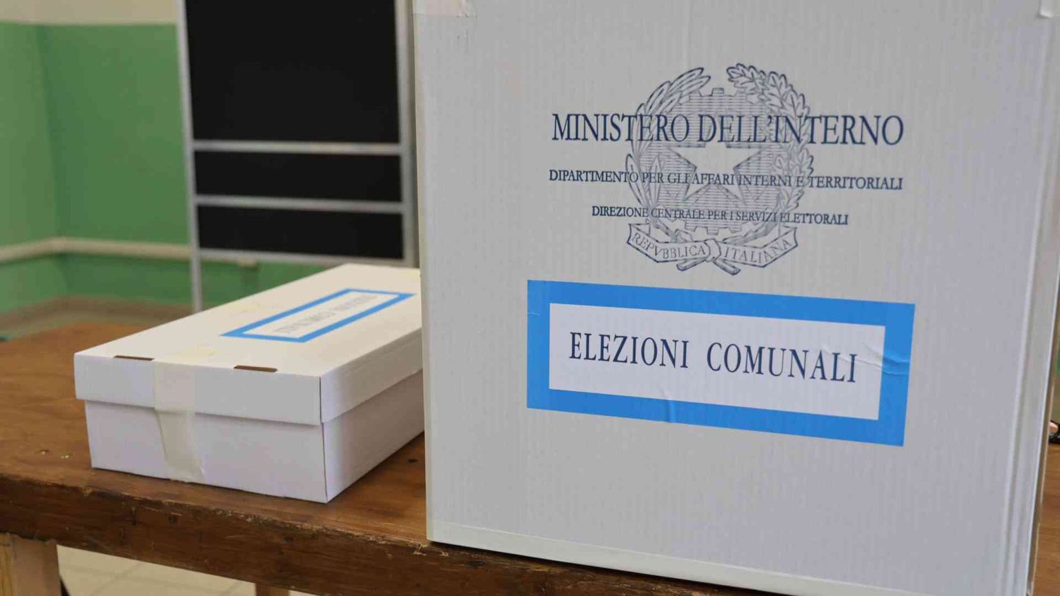 Il centrosinistra vince a Bari, Firenze, Perugia. Centrodestra avanti a Lecce