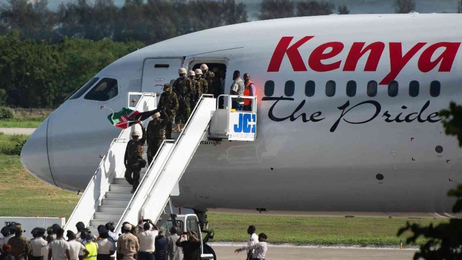 Sbarcati ad Haiti i primi poliziotti stranieri