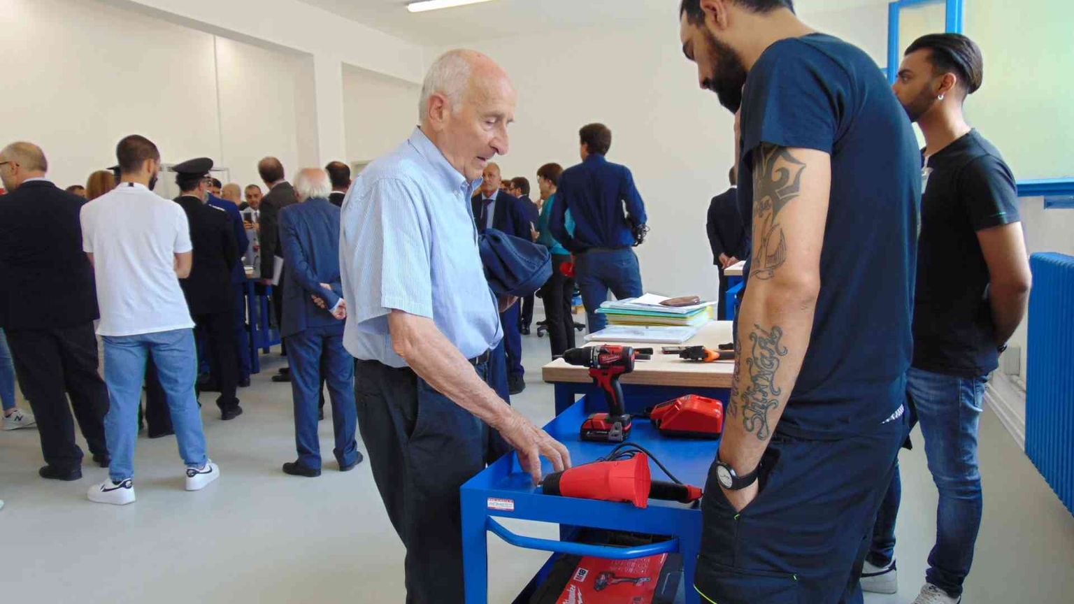 Quelle vite dentro il carcere riaccese dai quadri elettrici