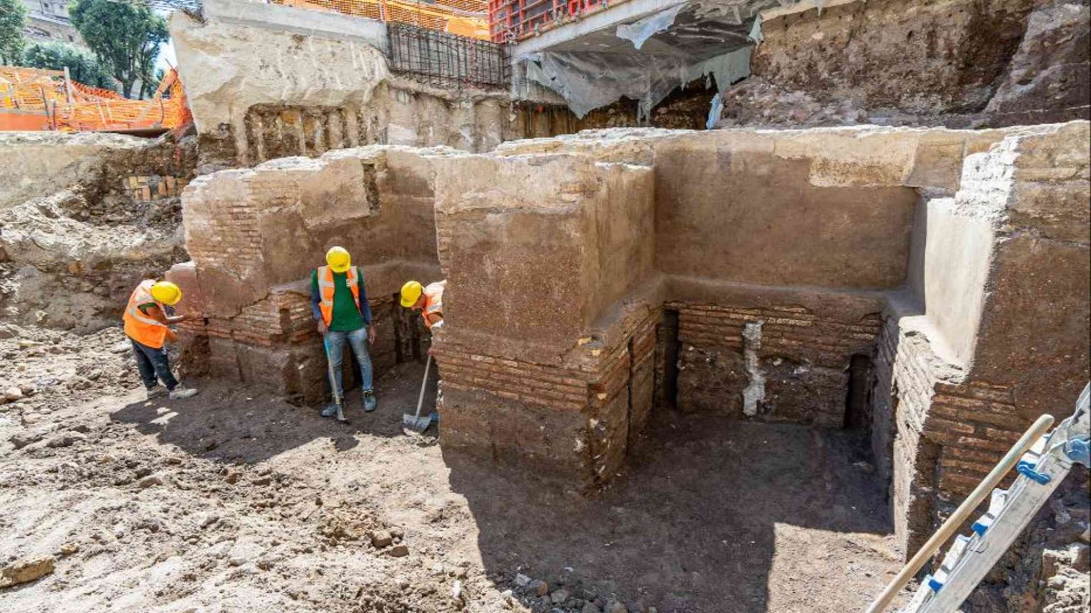 Roma, a piazza Pia riemerge il Portico di Caligola