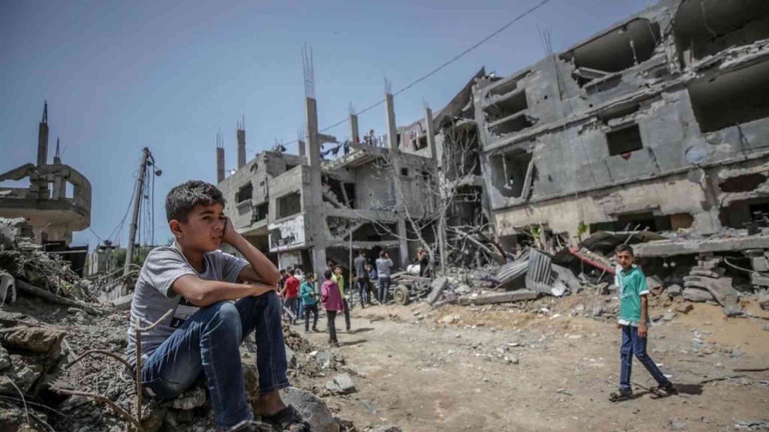 Raid sui profughi in una scuola: 29 corpi recuperati, decine i dispersi