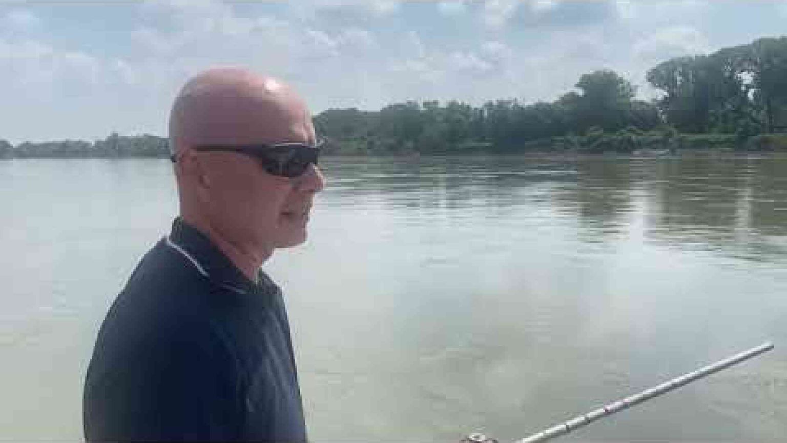 I prelievi di sabbia e il clima hanno reso più difficile navigare sul Po