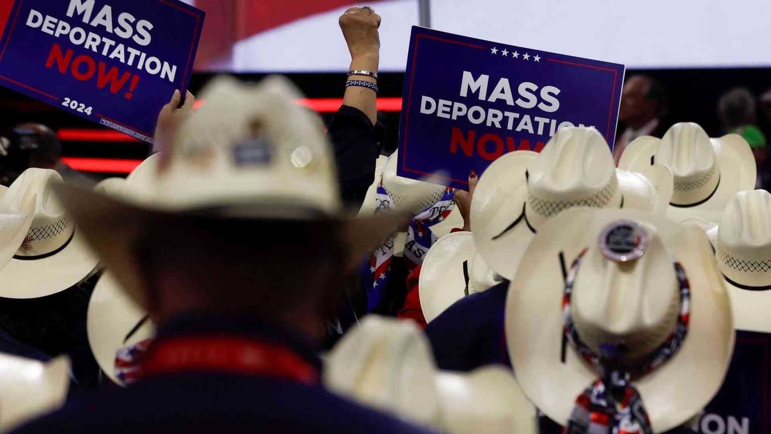 A sorpresa, gli elettori ispanici si spostano verso Trump (che vuole il muro)