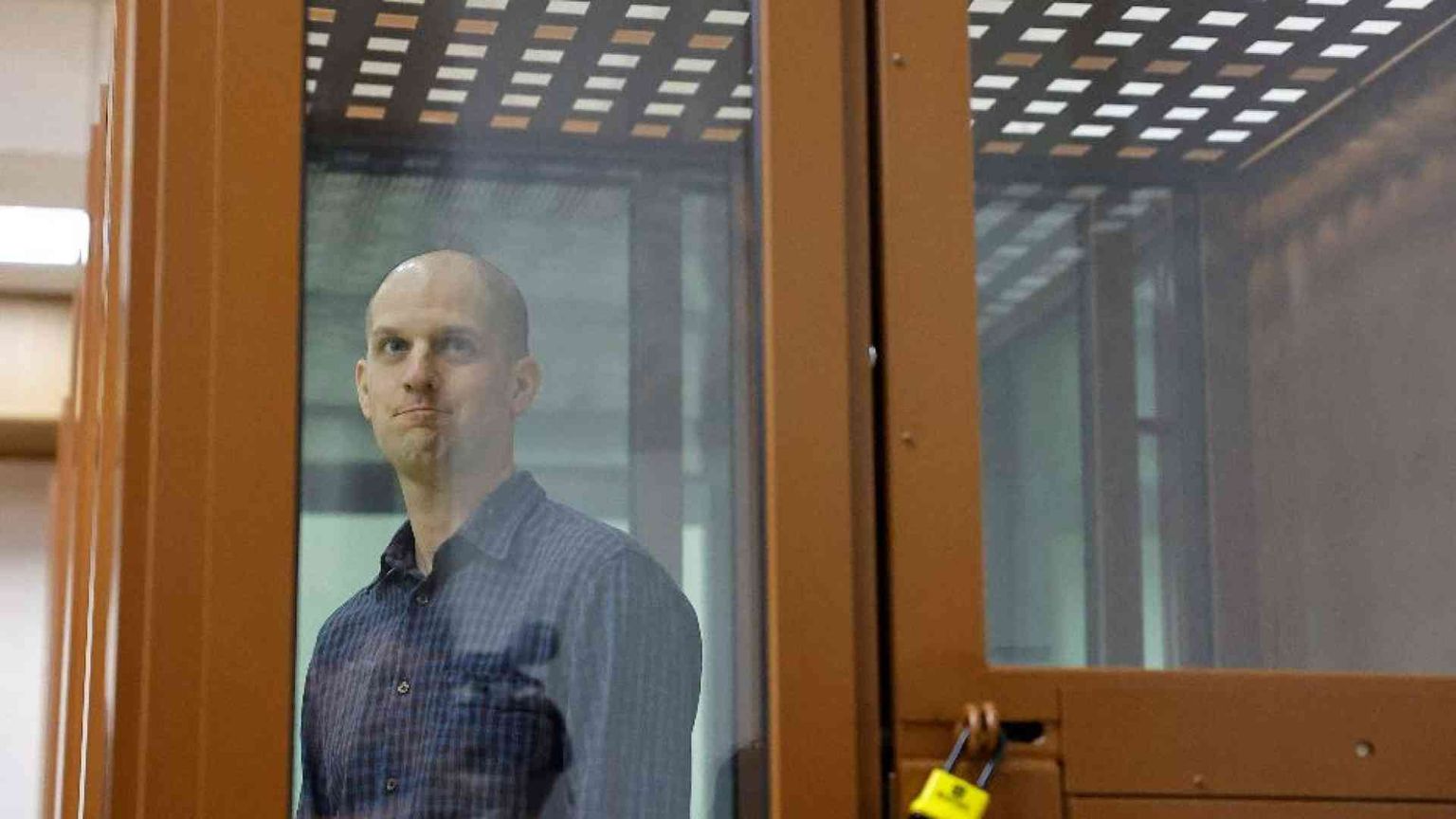 La Russia ha condannato a 16 anni di carcere un giornalista americano