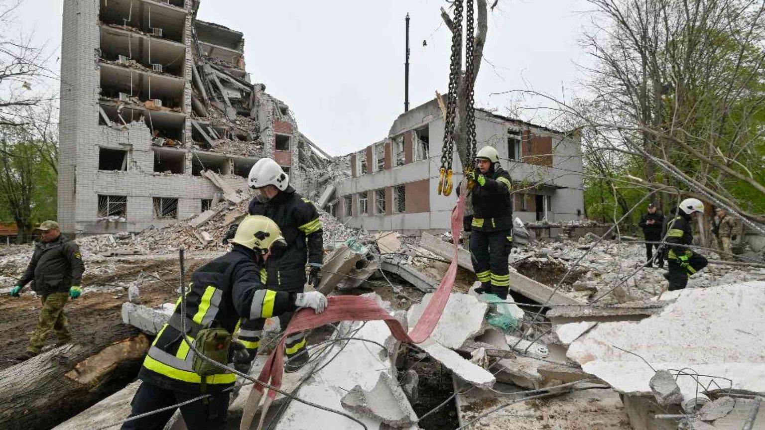 Bombe e incursioni russe a Chernihiv, il corridoio per colpire Kiev