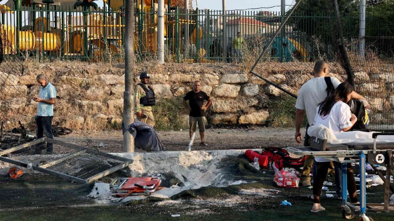 Strage di bimbi sul campo da calcio in Israele. Che attacca il Libano
