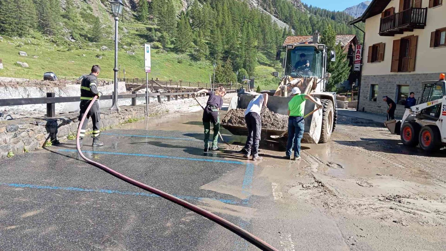 Riapre la strada: Cogne riparte dopo il disastro dell'alluvione