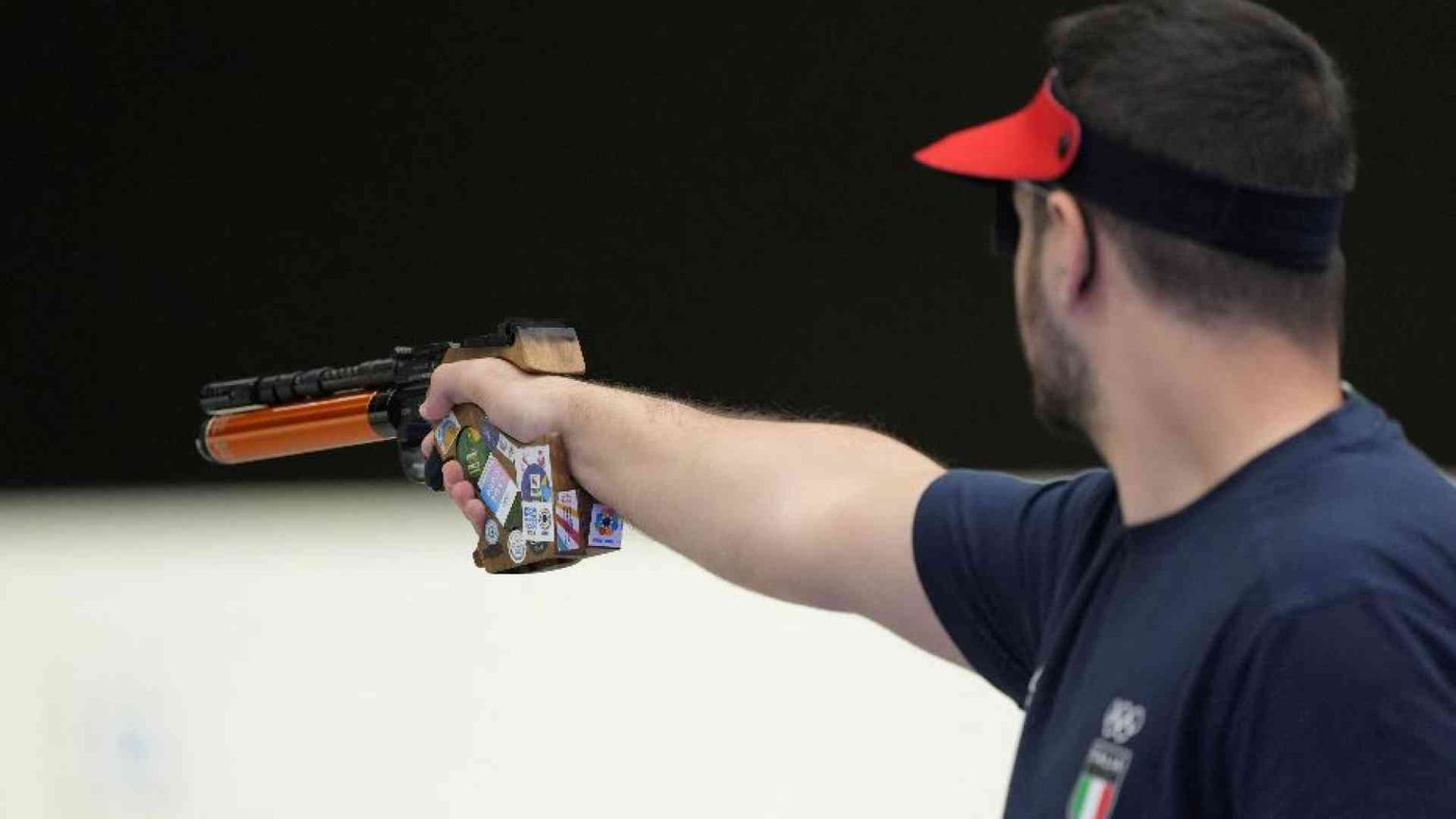 La domenica bestiale dei pistoleri e dei nuotatori