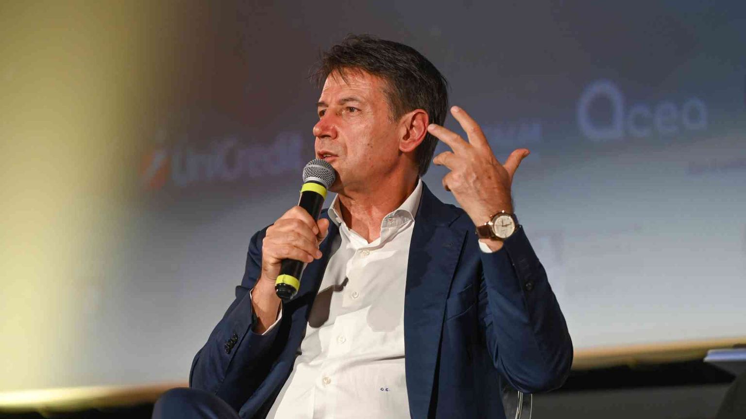 Conte ignora Grillo: M5s cambi o muore. «Tutto in discussione, anche il nome»