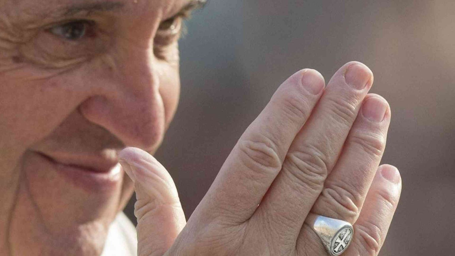 Il Papa: il concepito dice alla mamma “sono con te”