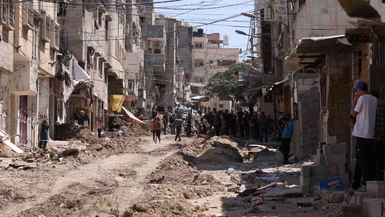 Raid in Cisgiordania e in Libano. Washington e Londra: «Subito via da Beirut»