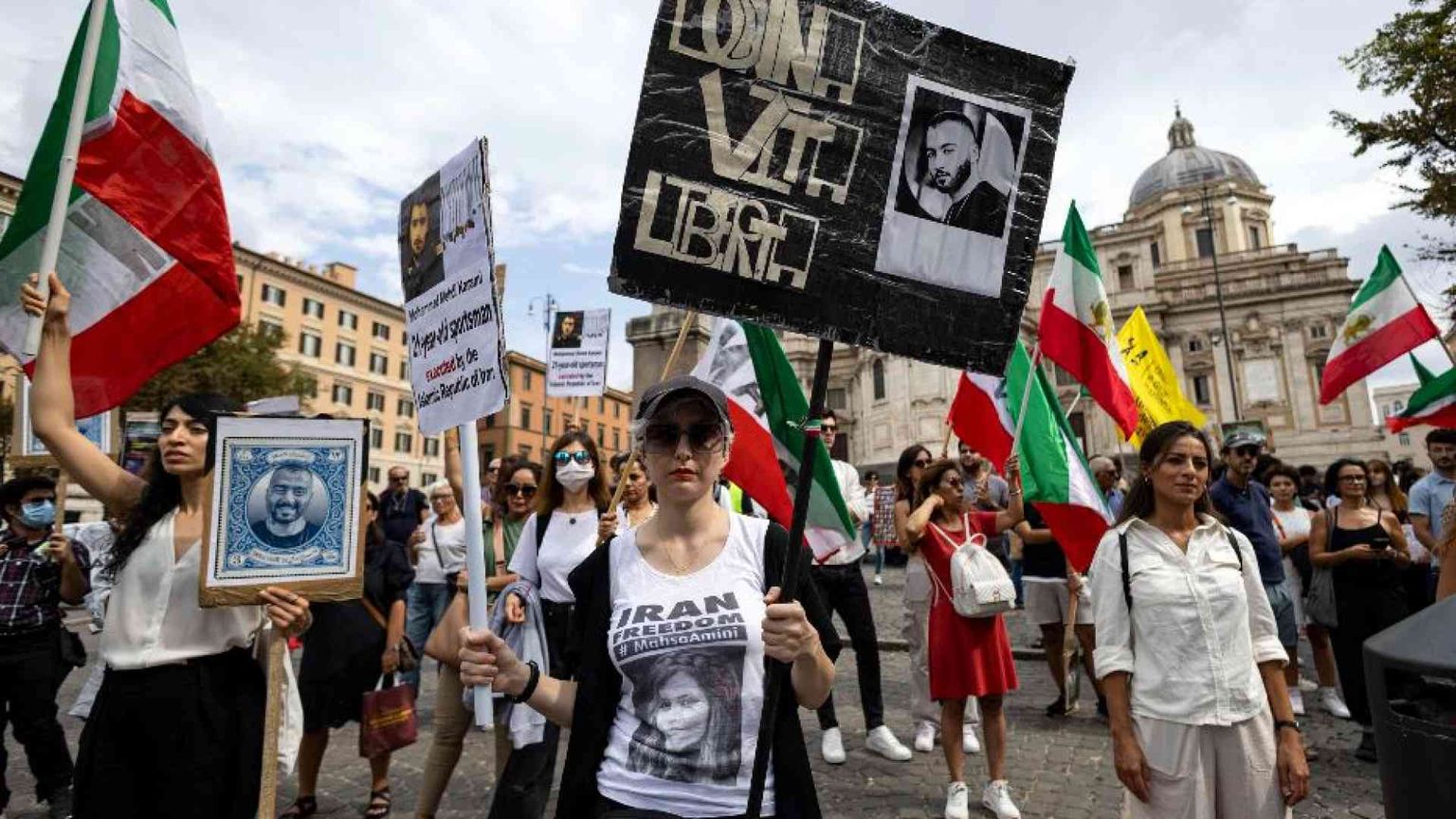 Impiccato in Iran manifestante arrestato nelle proteste per Mahsa