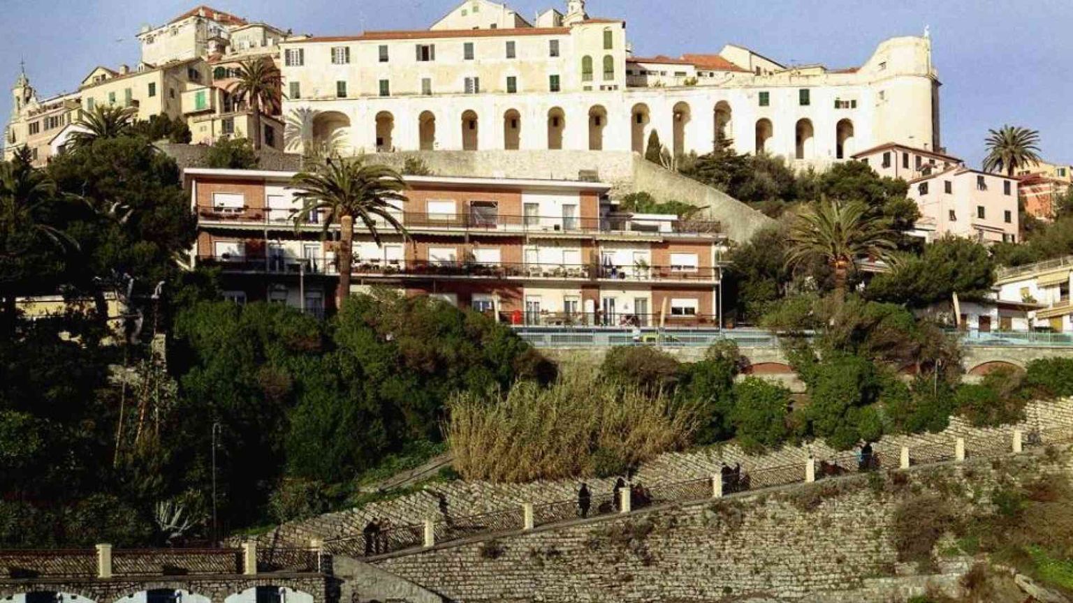 Fra cielo e mare, il Monastero di Santa Chiara a Imperia