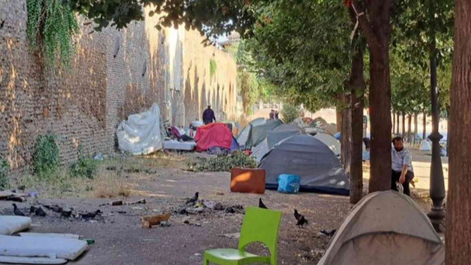 La Caritas: non solo tendoni, si deve fare di più per i senza fissa dimora