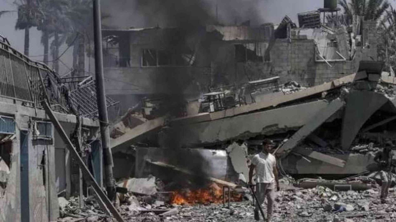 Agguato sull’accordo a Gaza: 93 morti nella scuola dei profughi