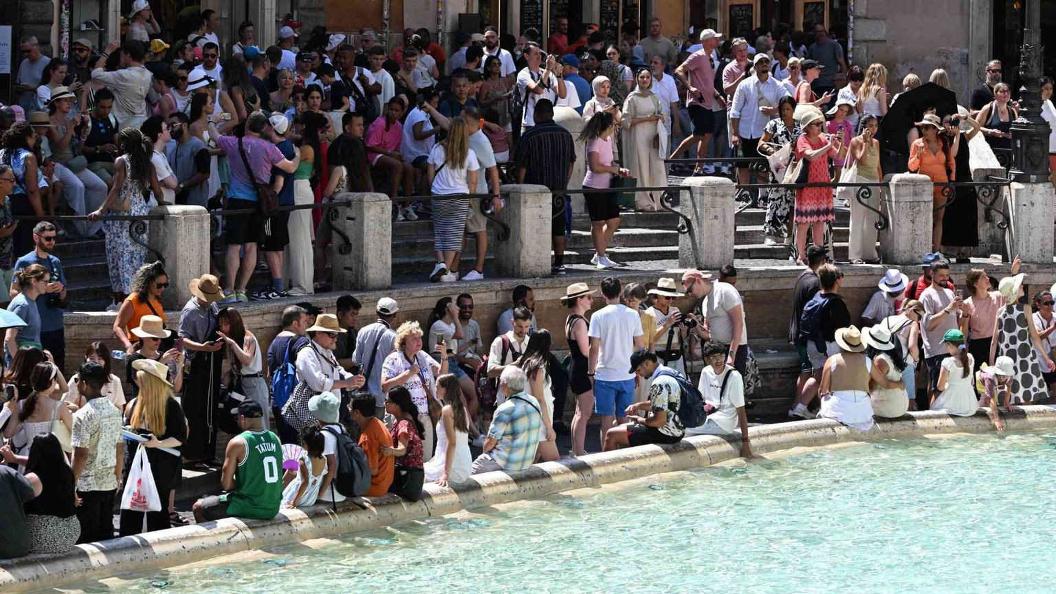 Gli stranieri spingono il turismo: spesa estiva da 62 miliardi