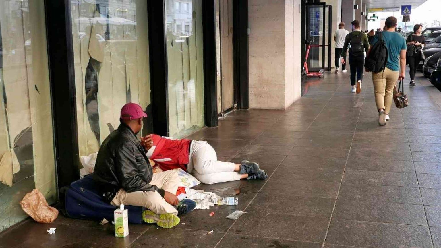 Chiudere la stazione Termini coi cancelli risolverà il dramma dei senza dimora?