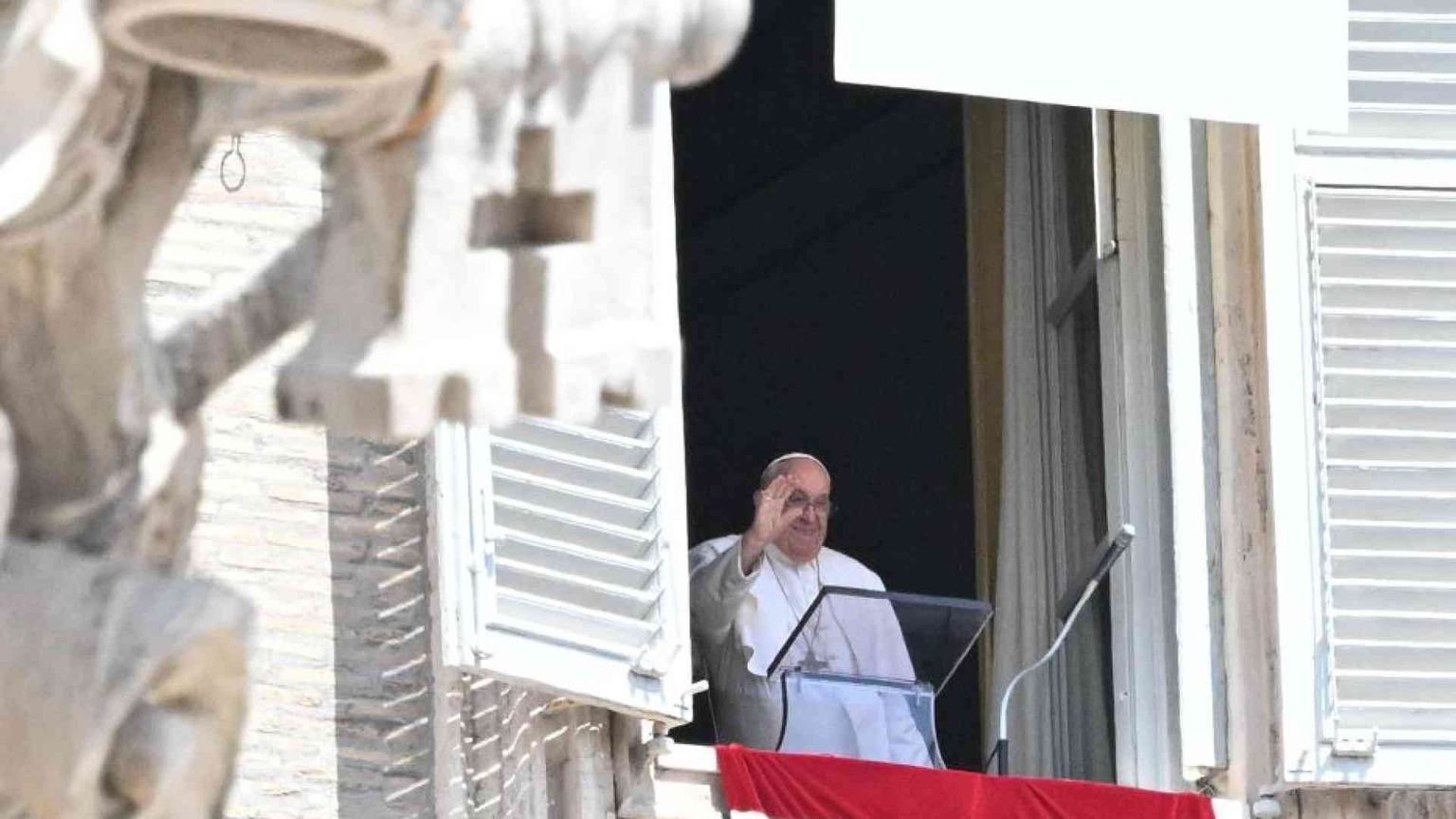 Il Papa: il pane terreno non basta per vivere