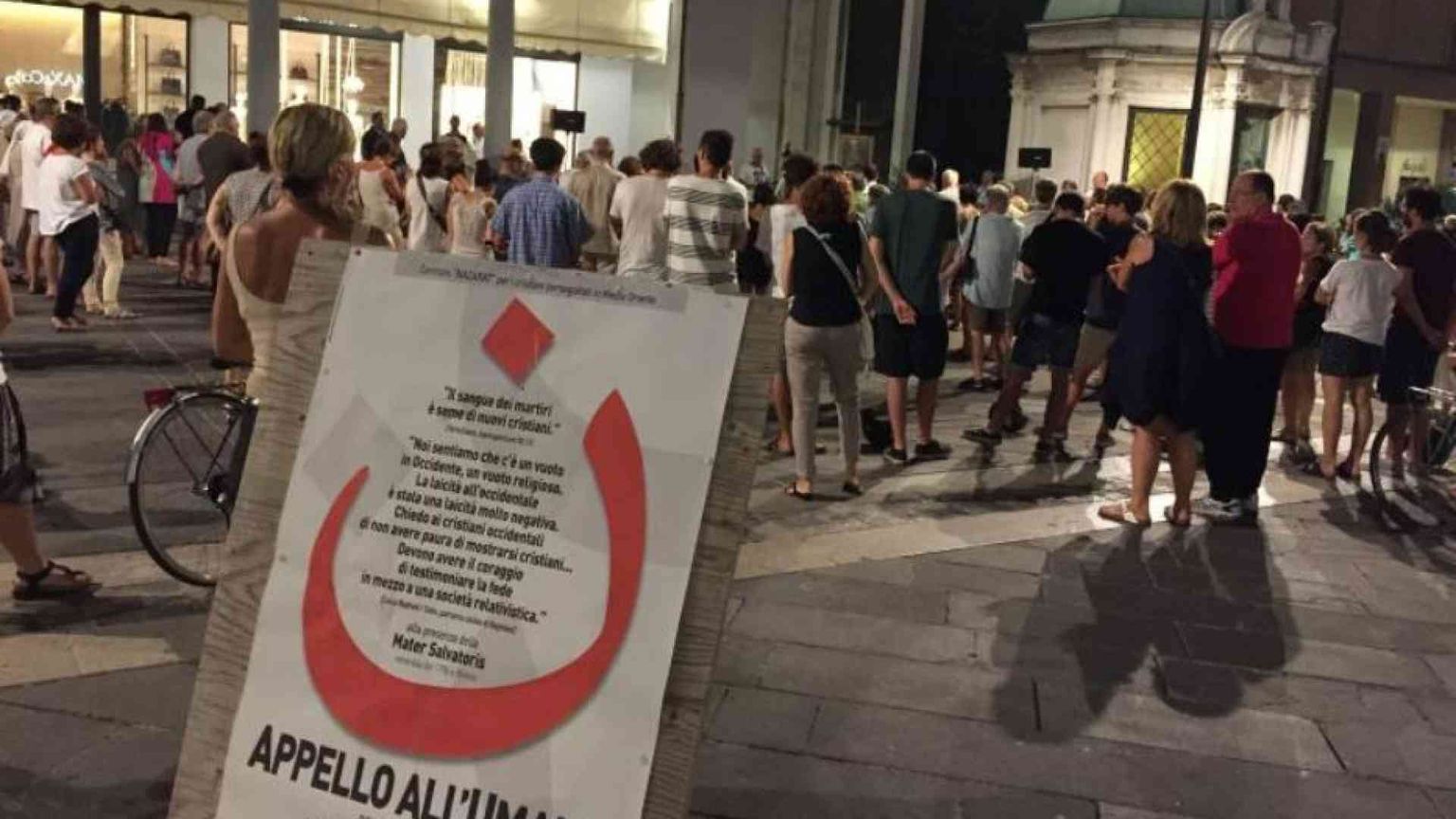 Da 10 anni con la forza del Rosario in aiuto dei cristiani perseguitati