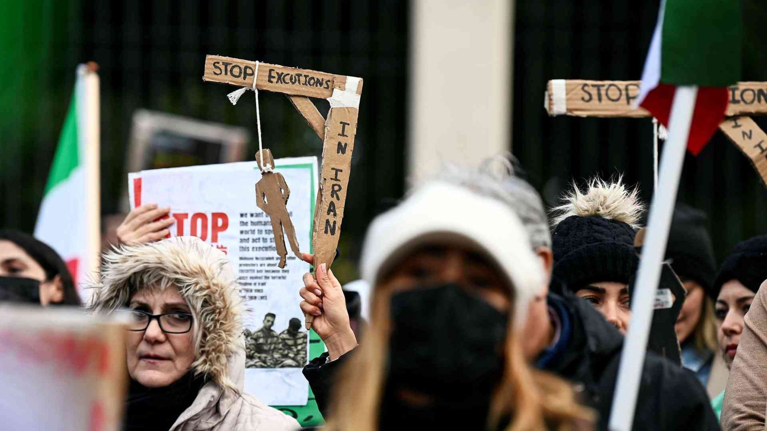 L'Iran senza pietà: otto impiccagioni in poche ore