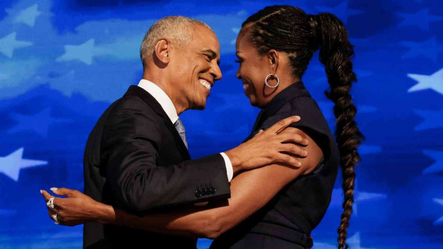 Gli Obama blindano Harris: «Yes, she can». E la campagna fa il record di incassi