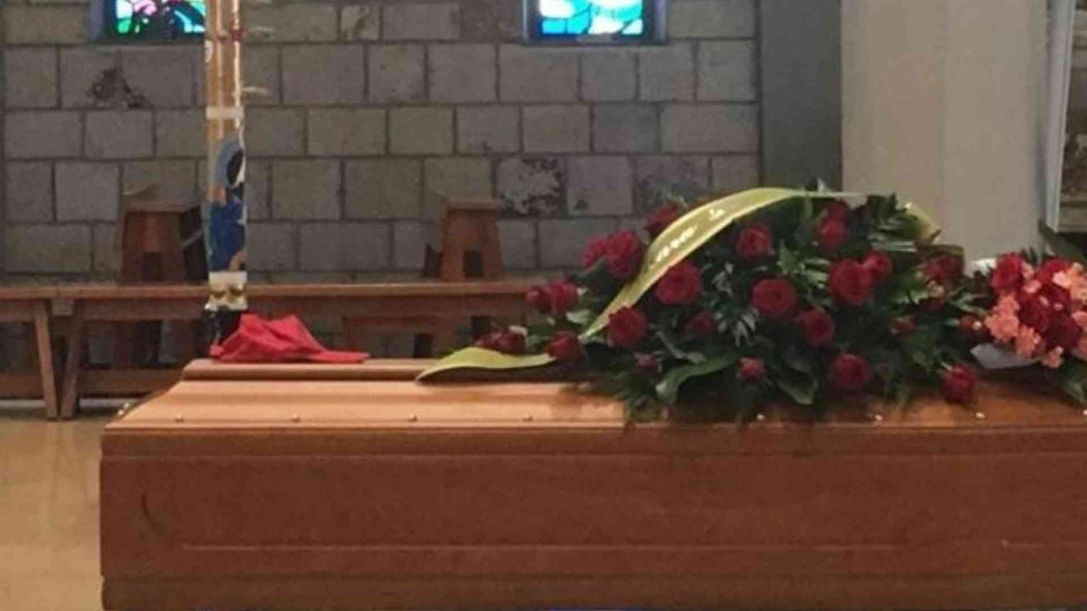 La cremazione solo dopo le esequie. No al rito con l'urna