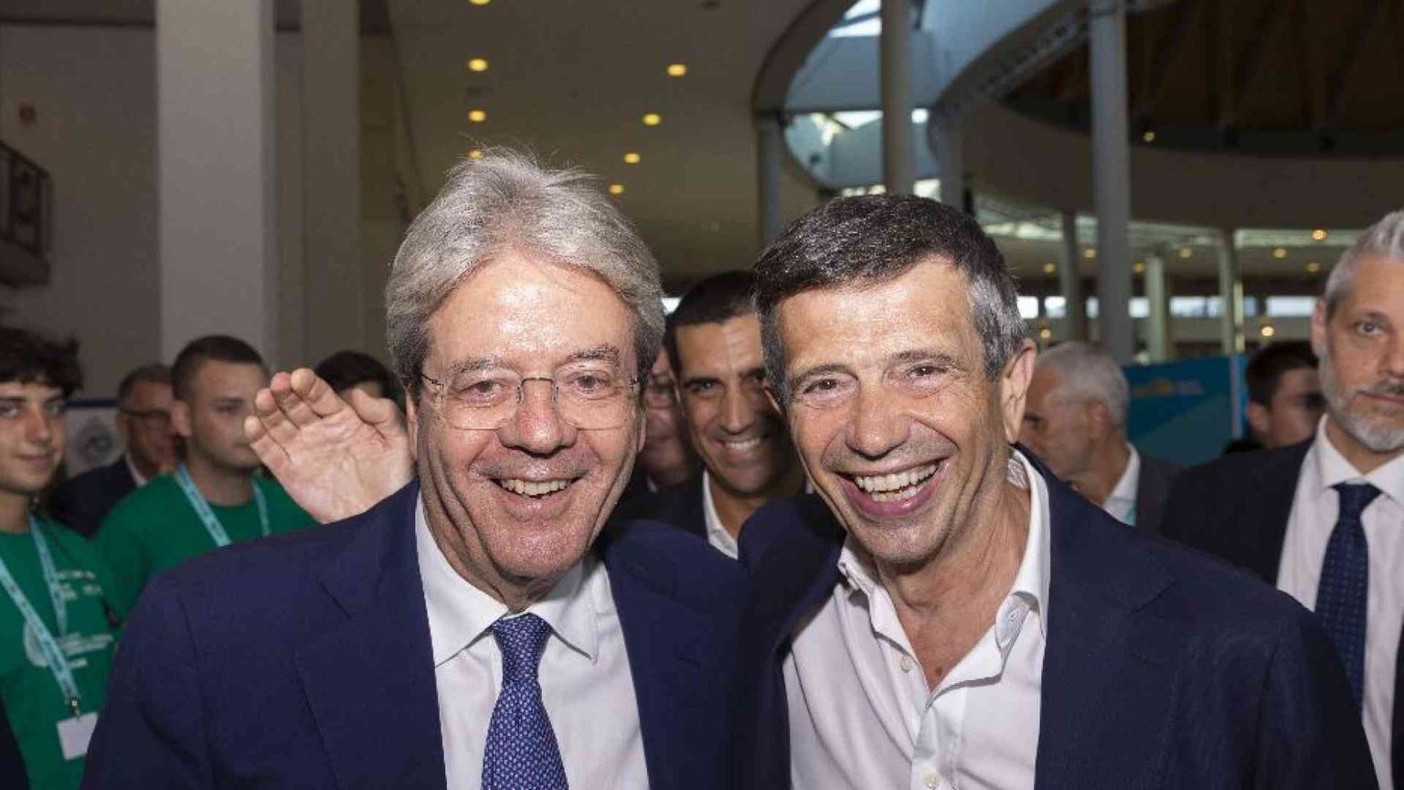 Lupi: «Sullo ius scholae ci si confronti in Parlamento»