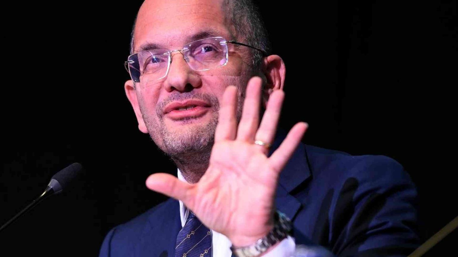 Il commissario Castelli: «Case e scuole. I giovani devono poter restare»