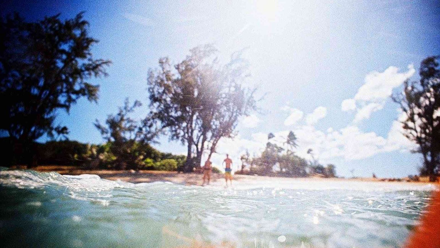 Spopola la “workation”: si lavora, ma la scrivania è vista mare