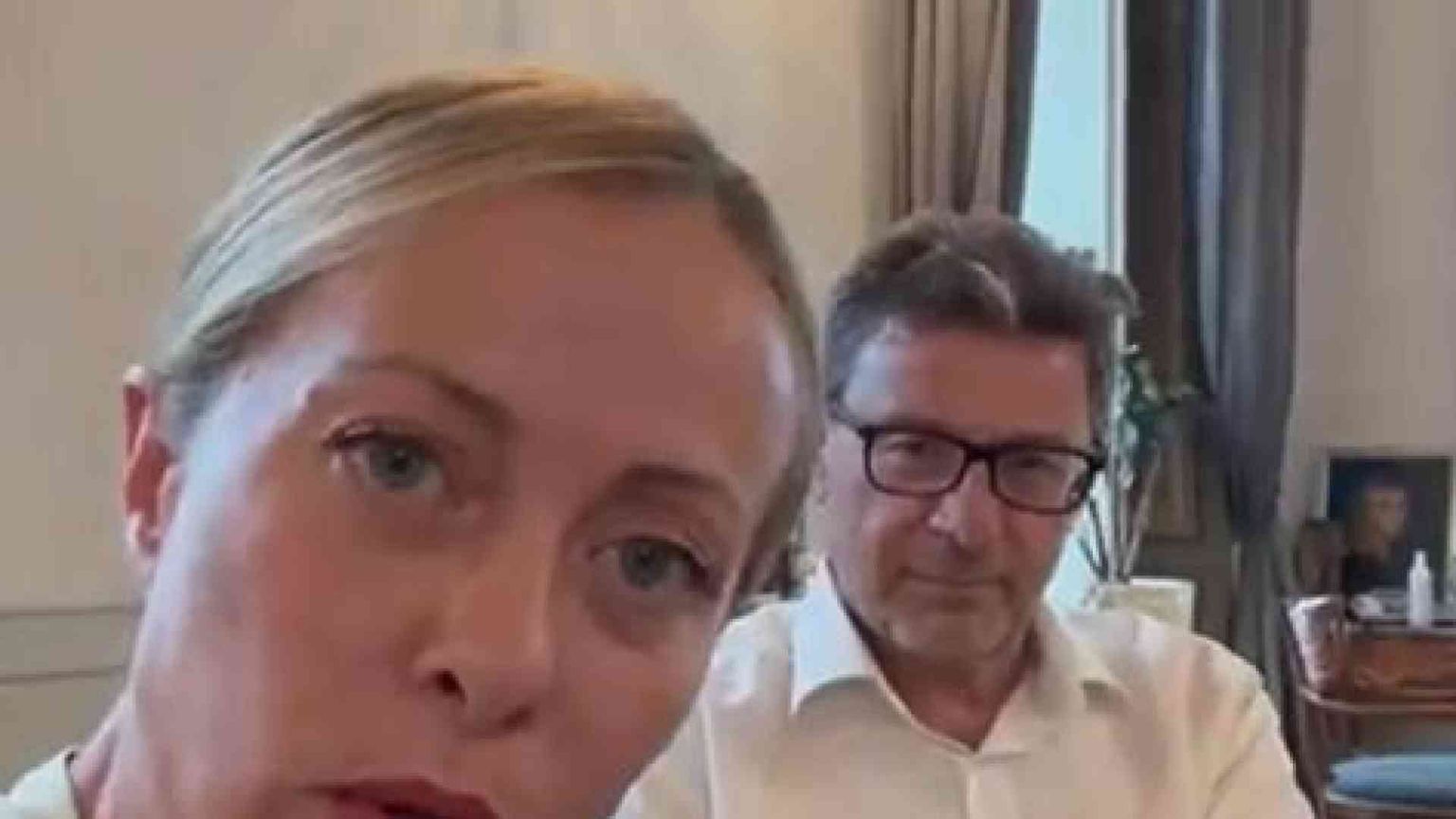 Polverone assegno unico. Meloni e Giorgetti: non lo aboliamo