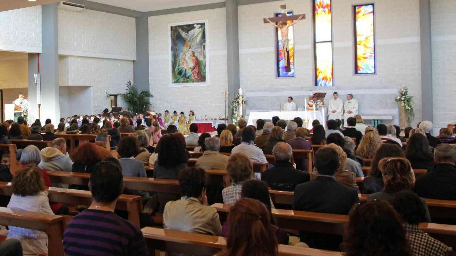 Sinfonia di Parola, arte e canto. E la liturgia si trasforma in vita