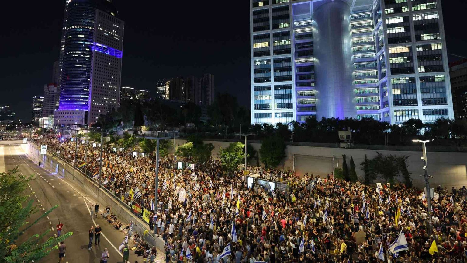 Scontro al punto di non ritorno. Sciopero generale per fermare Netanyahu