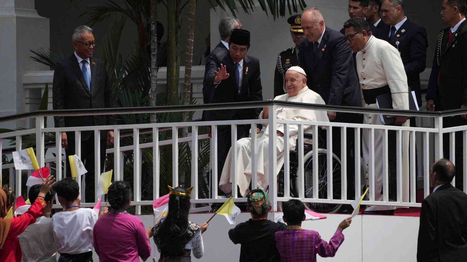 Il Papa: «La fede non sia manipolata per fomentare odio e violenza»