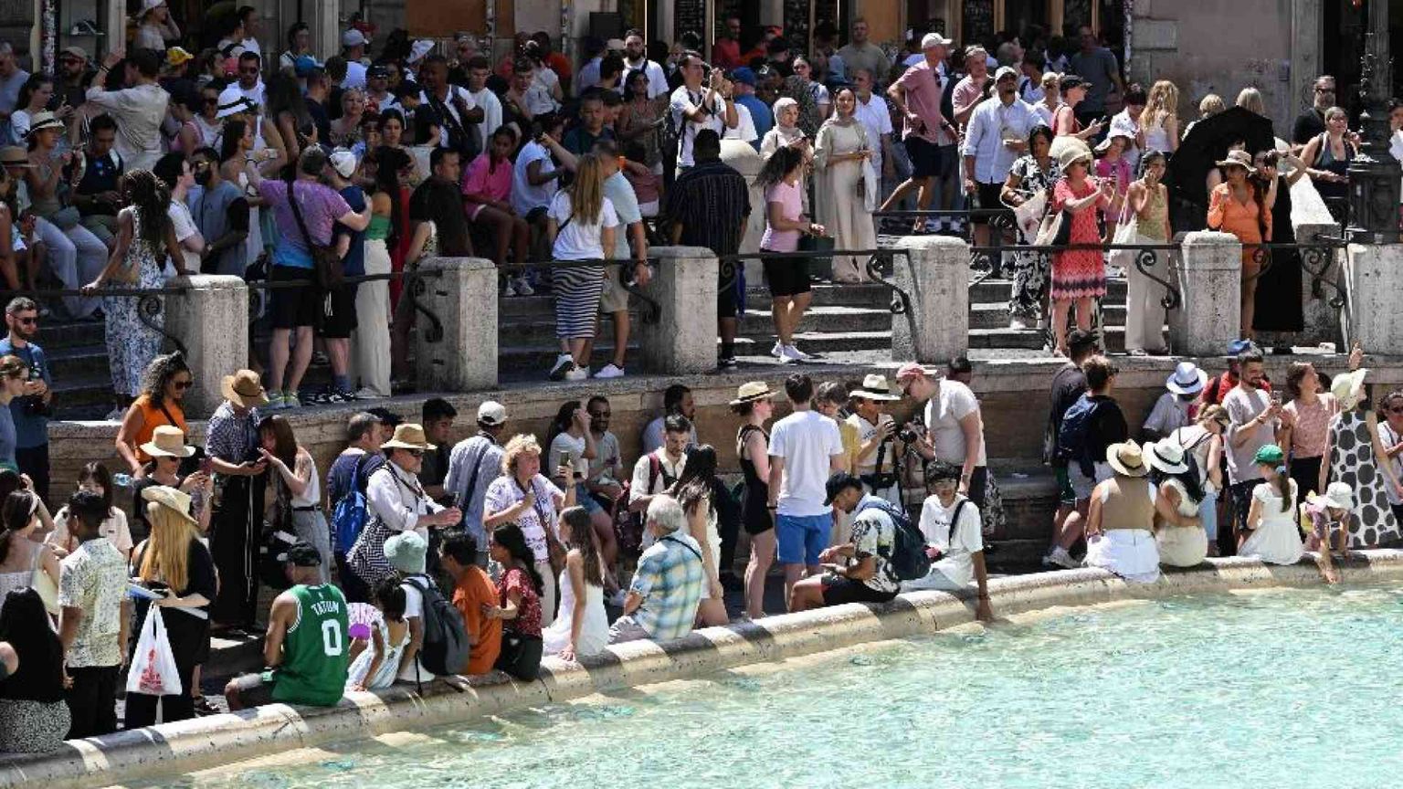 Due euro per 30 minuti: per la Fontana di Trevi potrebbe servire un biglietto