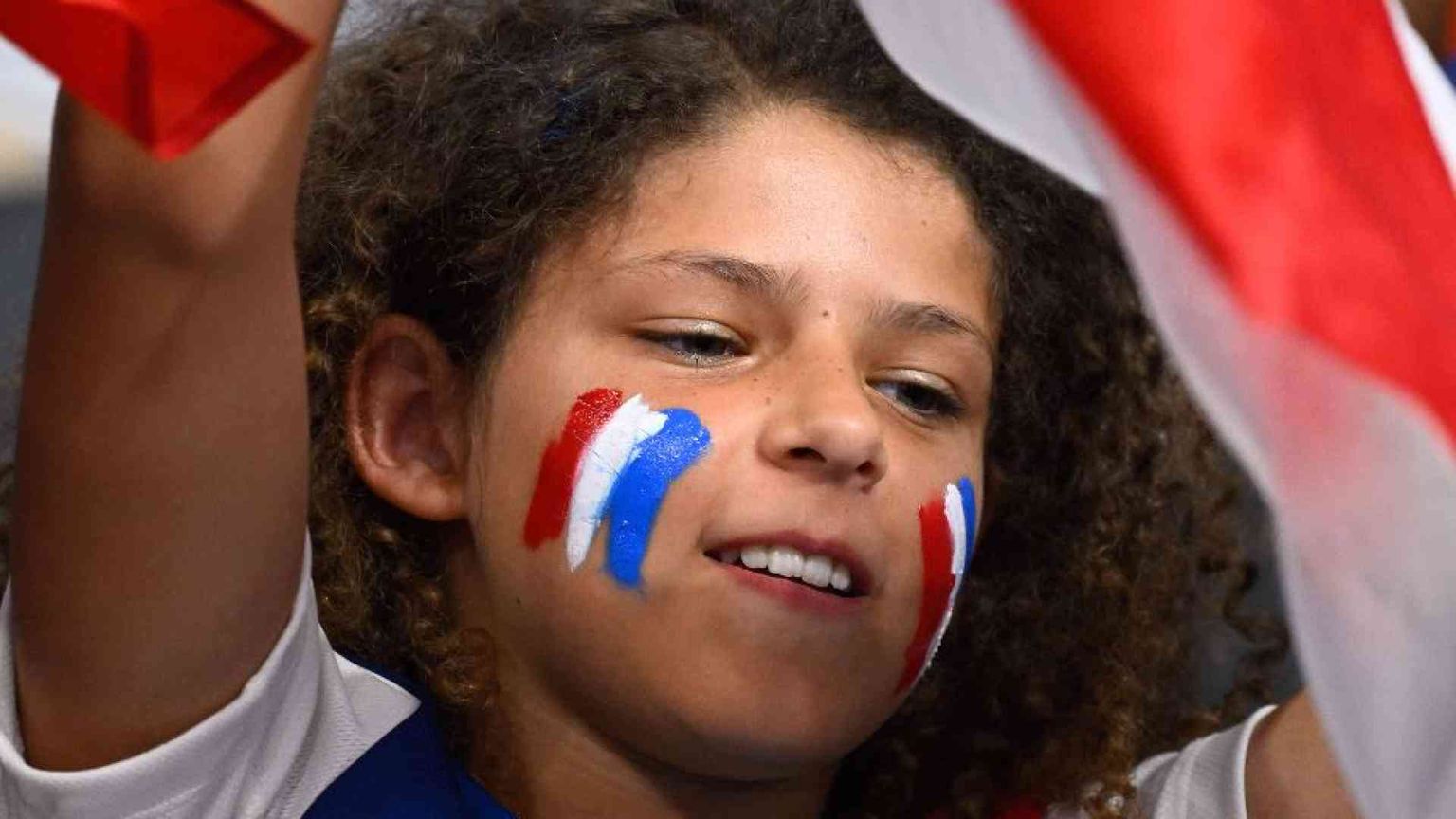 Parigi, lezioni d'inclusione sugli spalti ma non in aula