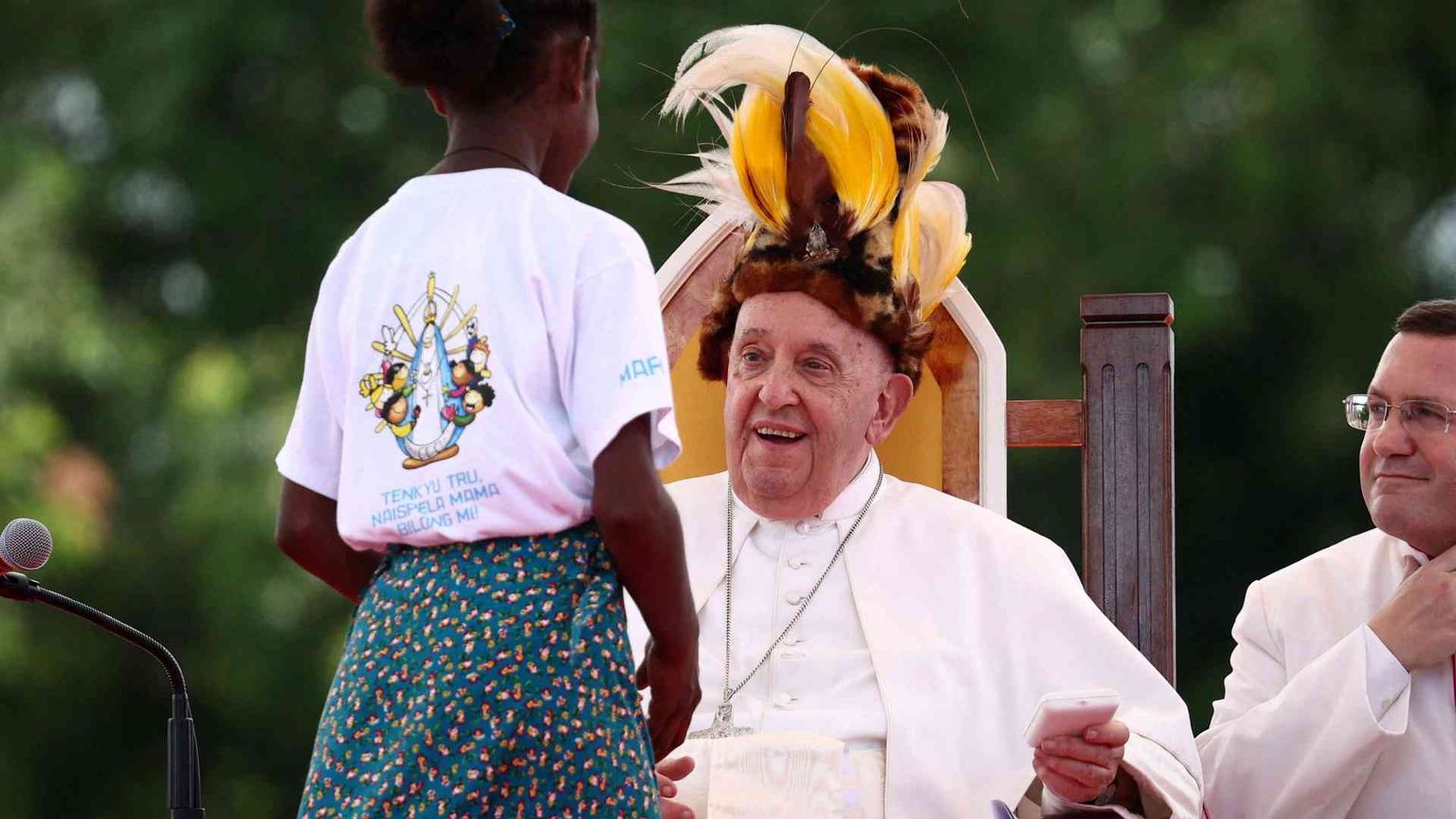 Il Papa a Vanimo con una tonnellata di aiuti. "Custodite il creato"