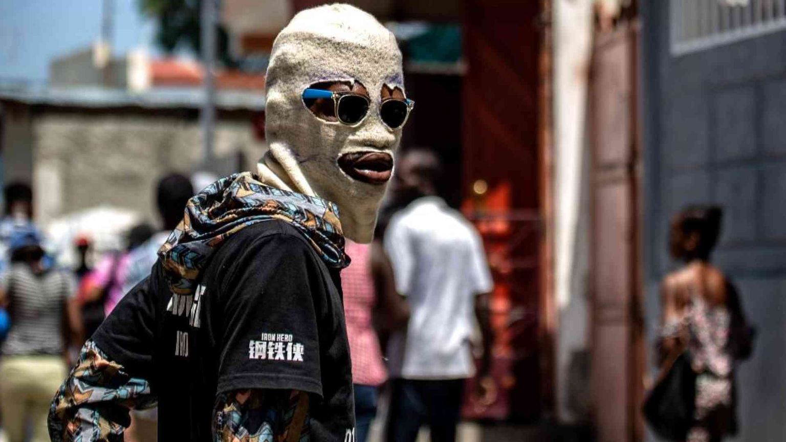 Tra musica e libri, gli eroi quotidiani che salvano la gente dalle gang