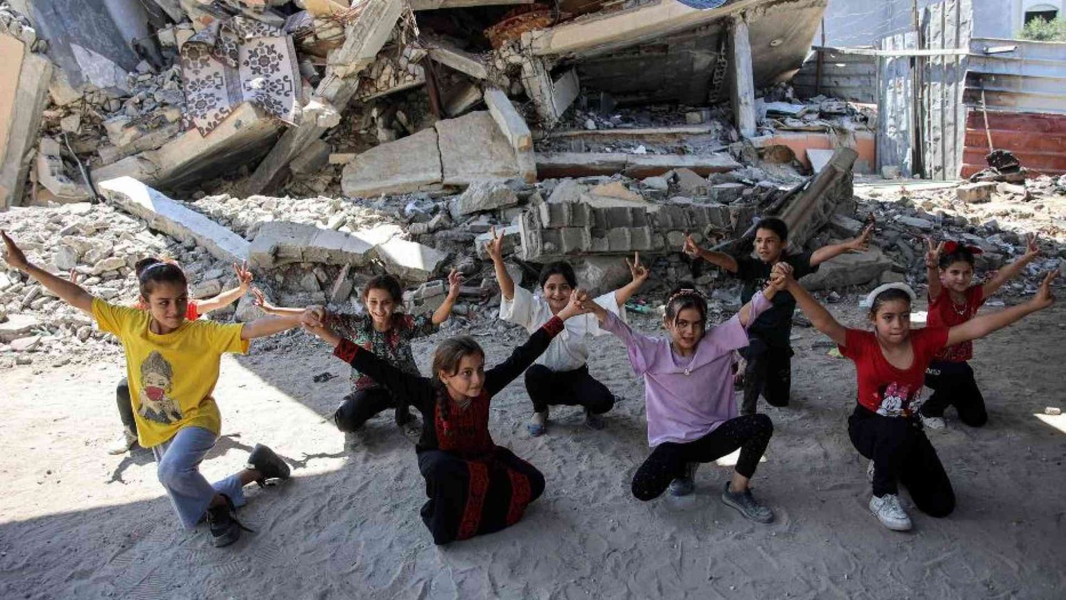 A Gaza salta l'anno scolastico: istruzione negata per 625mila studenti