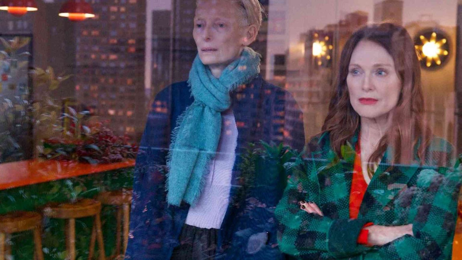 Lo spot patinato di Almodóvar che vuole parlare a Hollywood