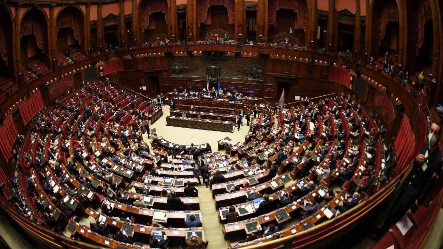 L'aula boccia l'emendamento di Azione sullo Ius scholae, no anche da Fi