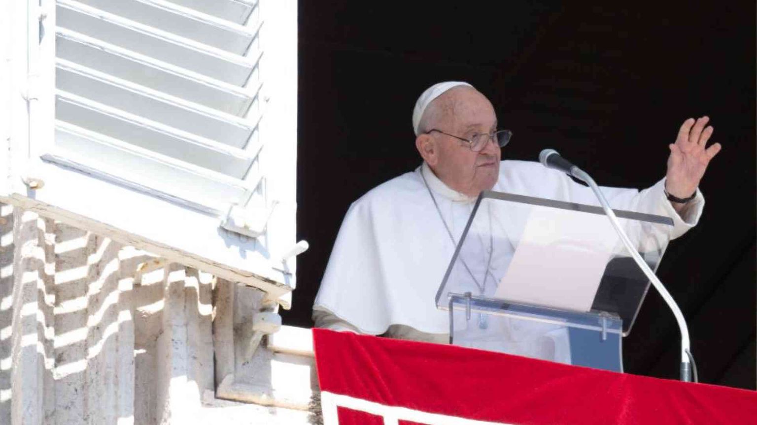 Il Papa chiede di cessare le violenze dovute alle guerre