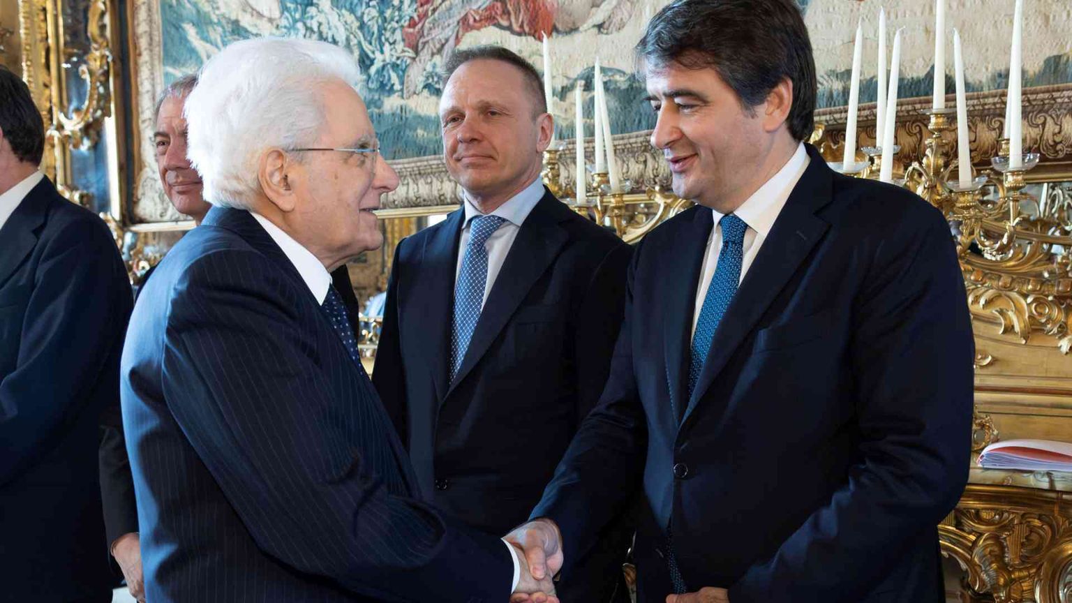 VdL cambia il nome francese, Fitto incassa il sostegno del Quirinale