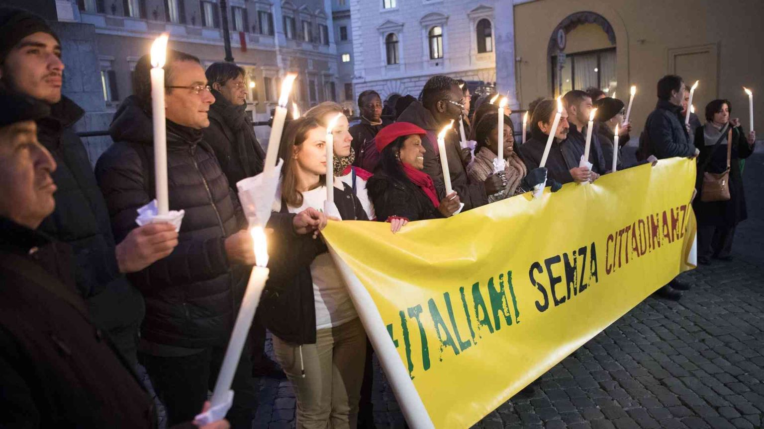 Boom di firme per il referendum sulla cittadinanza