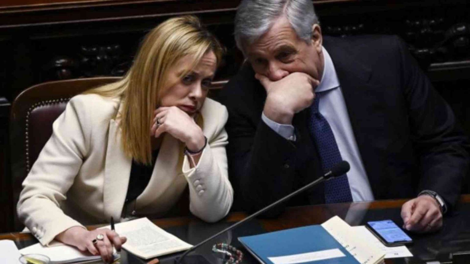 Le mosse di Meloni, il ruolo di Forza Italia: la corsa per occupare il Centro