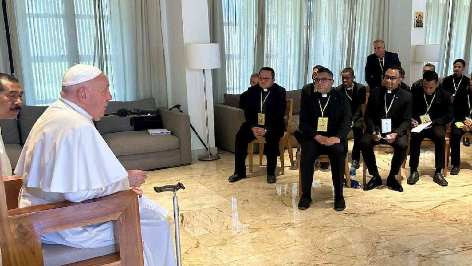 Francesco ai gesuiti: date una testimonianza con coraggio e prudenza