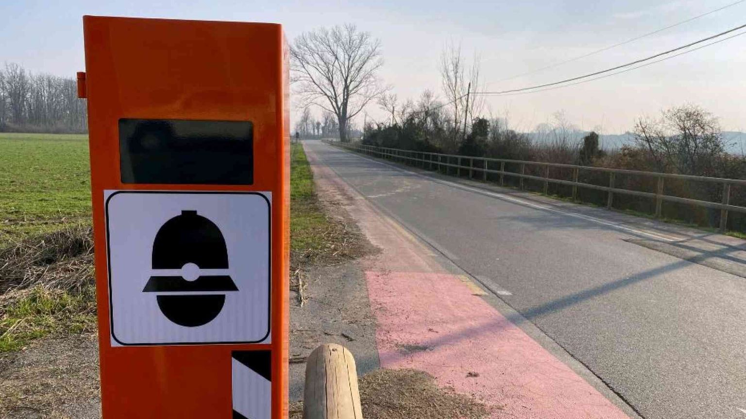 I versi di Leopardi e l'autovelox: pensieri abbaglianti