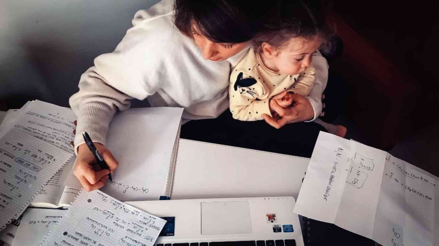 Lavoro, poi stacco: c'è una proposta di legge sul diritto alla disconnessione