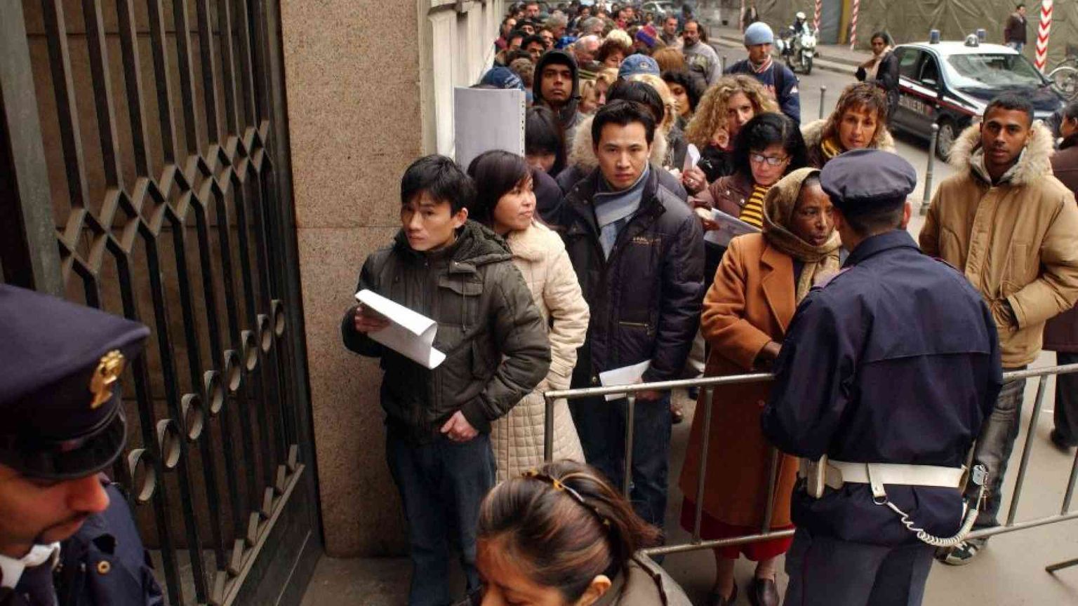 Ecco le nuove regole per l'ingresso in Italia degli stranieri